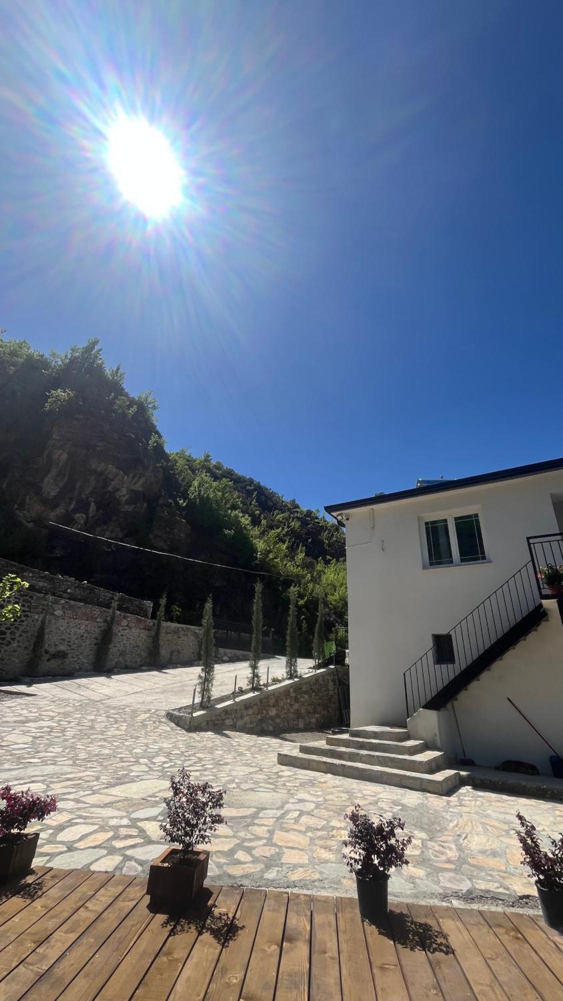 Hotel Davids Koman 외부 사진